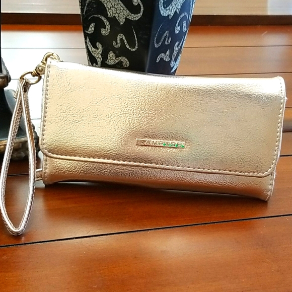 ⭐ RAMPAGE ROSE GOLD WALLET - Picture 2 of 9